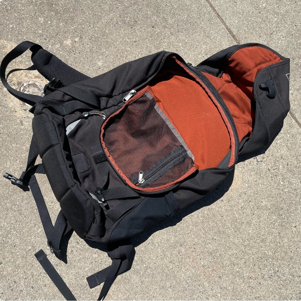REI Co-Op Laptop Backpack BLK/BRN - Picture 4 of 5